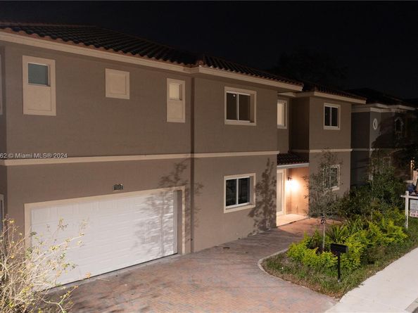 3562 Forest View Cir, Dania Beach FL 33312
