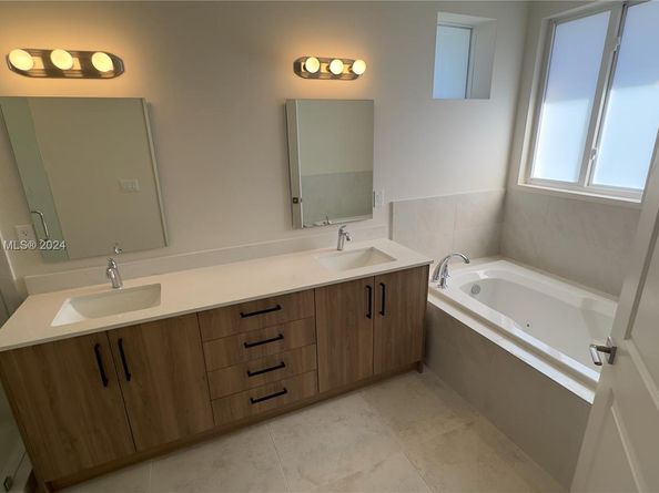 3562 Forest View Cir, Dania Beach FL 33312