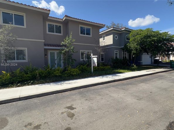 3562 Forest View Cir, Dania Beach FL 33312