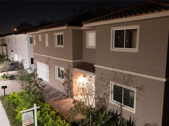 3562 Forest View Cir, Dania Beach FL 33312