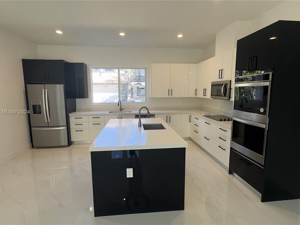 3562 Forest View Cir, Dania Beach FL 33312