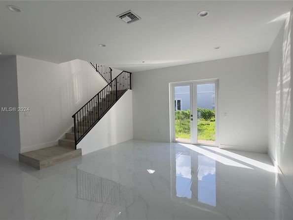 3562 Forest View Cir, Dania Beach FL 33312