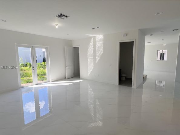 3562 Forest View Cir, Dania Beach FL 33312