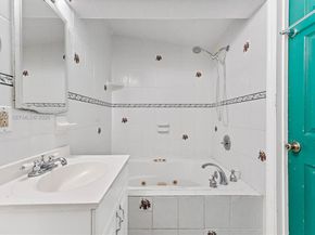 6073 NW 27th St, Margate FL 33063