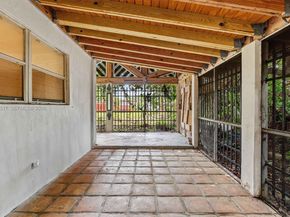 6073 NW 27th St, Margate FL 33063