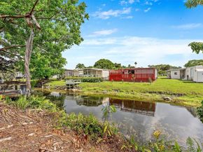 6073 NW 27th St, Margate FL 33063