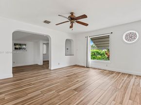 6073 NW 27th St, Margate FL 33063