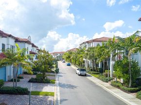11660 SW 13th Ct, Pembroke Pines FL 33025