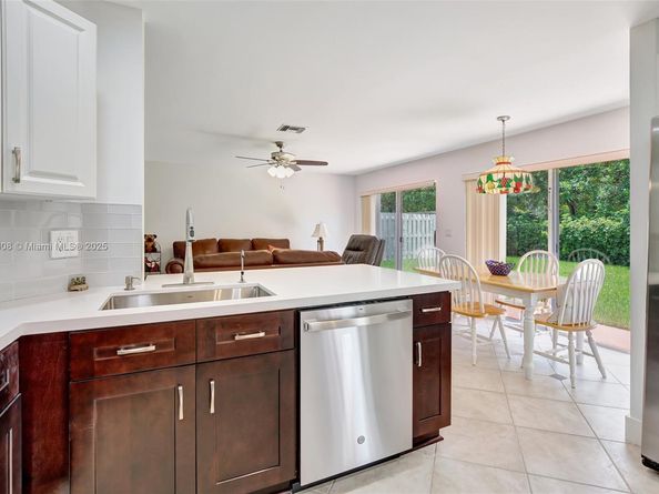 676 NW 133rd Dr, Plantation FL 33325