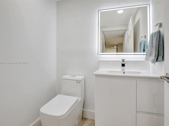 676 NW 133rd Dr, Plantation FL 33325