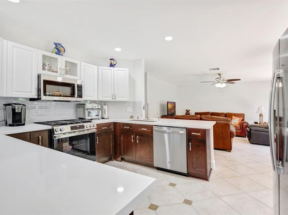 676 NW 133rd Dr, Plantation FL 33325