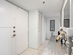 17890 W Dixie 603, North Miami Beach FL 33160