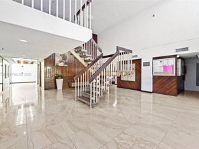 17890 W Dixie 603, North Miami Beach FL 33160