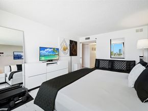 17890 W Dixie 603, North Miami Beach FL 33160