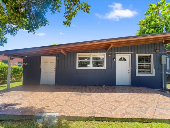 3760 SW 47th Ave, West Park FL 33023