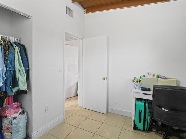 3760 SW 47th Ave, West Park FL 33023