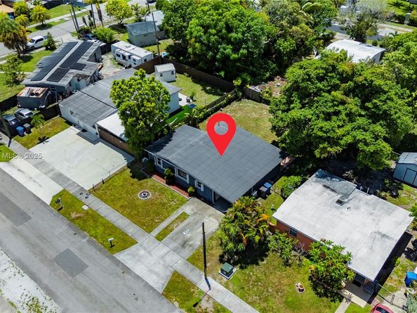 3760 SW 47th Ave, West Park FL 33023