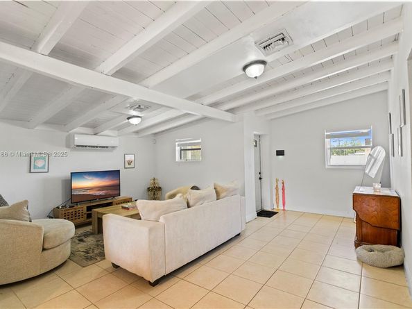 3760 SW 47th Ave, West Park FL 33023