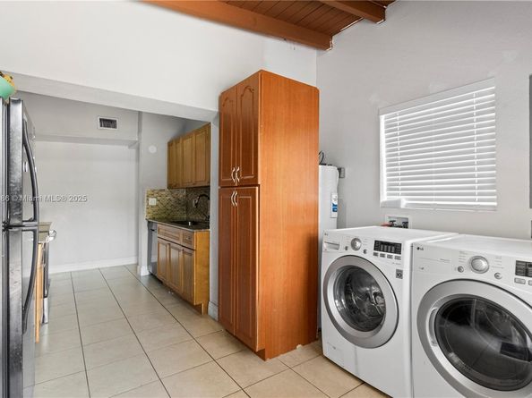 3760 SW 47th Ave, West Park FL 33023