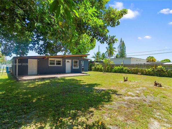3760 SW 47th Ave, West Park FL 33023