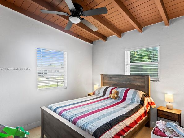 3760 SW 47th Ave, West Park FL 33023