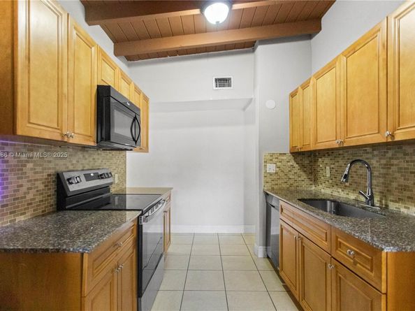 3760 SW 47th Ave, West Park FL 33023