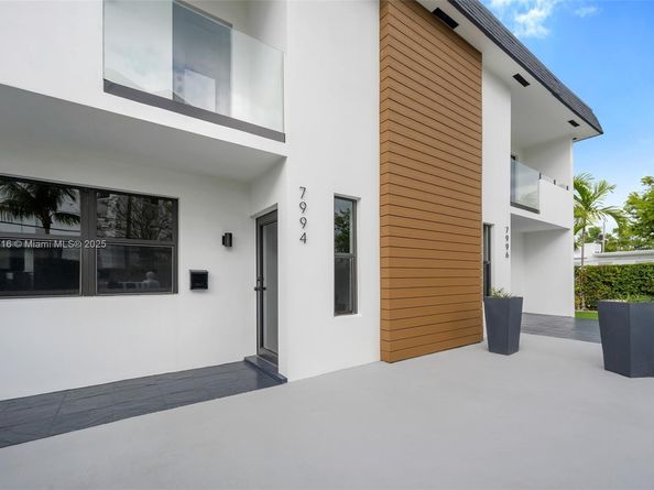7994 Crespi Blvd, Miami Beach FL 33141