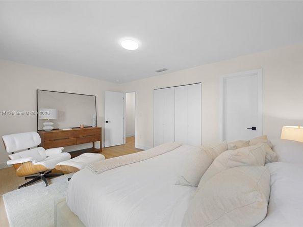 7994 Crespi Blvd, Miami Beach FL 33141