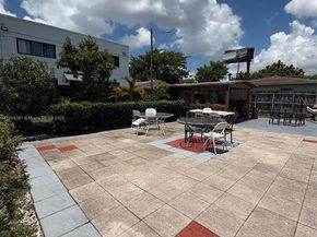 168 NW 39th St, Miami FL 33127