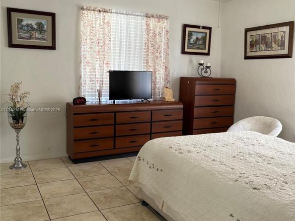 168 NW 39th St, Miami FL 33127