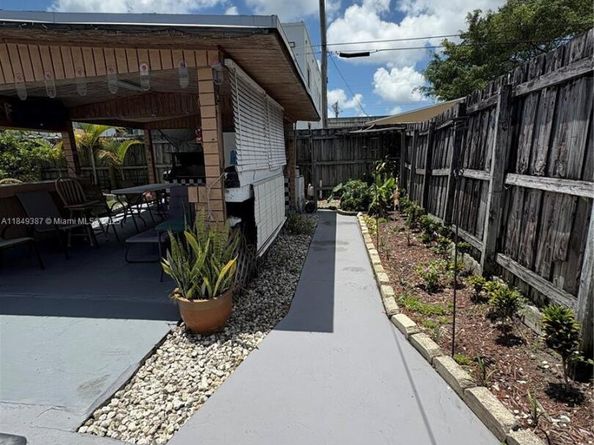 168 NW 39th St, Miami FL 33127