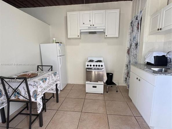 168 NW 39th St, Miami FL 33127