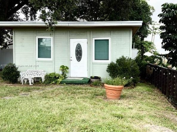 2995 NW 106th St, Miami FL 33147