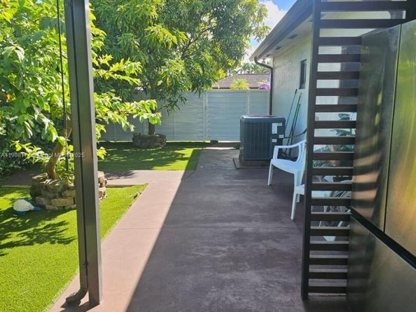 15397 SW 172nd Ter, Miami FL 33187