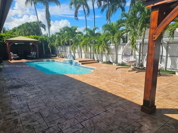 15397 SW 172nd Ter, Miami FL 33187