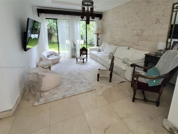 3675 Loquat Ave, Miami FL 33133