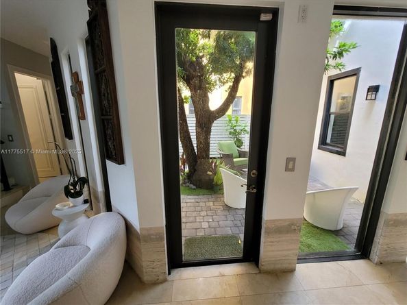 3675 Loquat Ave, Miami FL 33133