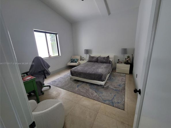 3675 Loquat Ave, Miami FL 33133