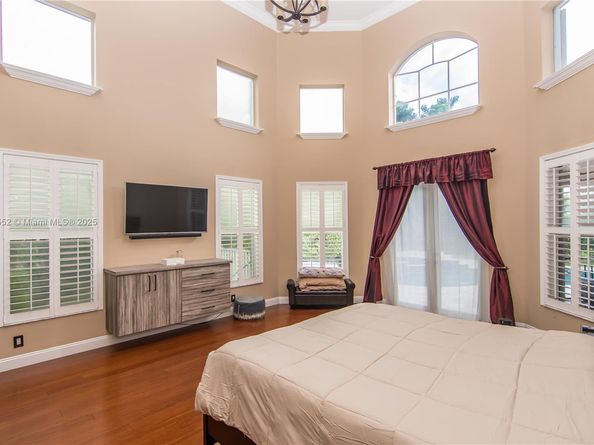 1091 SW 156th Ave, Pembroke Pines FL 33027