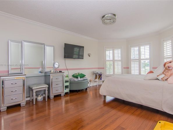 1091 SW 156th Ave, Pembroke Pines FL 33027