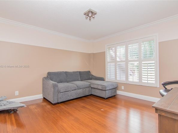 1091 SW 156th Ave, Pembroke Pines FL 33027