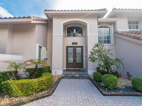 1091 SW 156th Ave, Pembroke Pines FL 33027