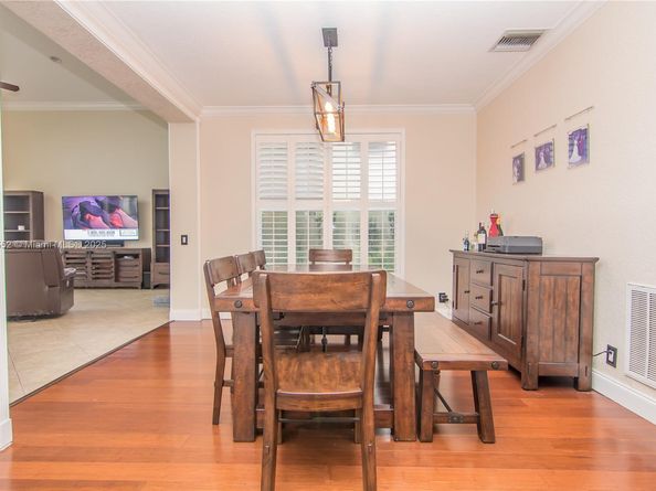 1091 SW 156th Ave, Pembroke Pines FL 33027