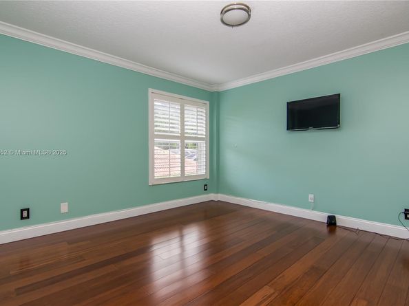 1091 SW 156th Ave, Pembroke Pines FL 33027