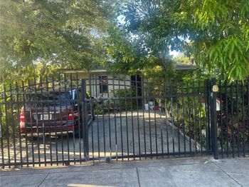 1845 NW 44th St