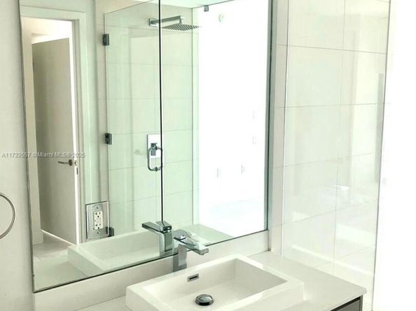 460 NE 28th St 1602, Miami FL 33137