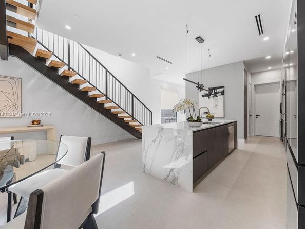 1220 NE 13th Ave, Fort Lauderdale FL 33304