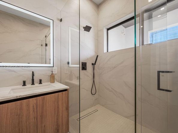 1220 NE 13th Ave, Fort Lauderdale FL 33304