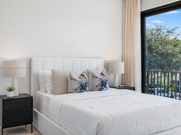 1220 NE 13th Ave, Fort Lauderdale FL 33304