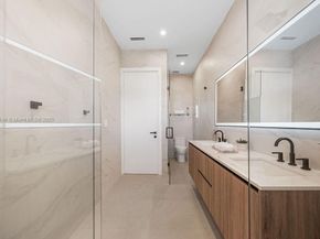 1220 NE 13th Ave, Fort Lauderdale FL 33304